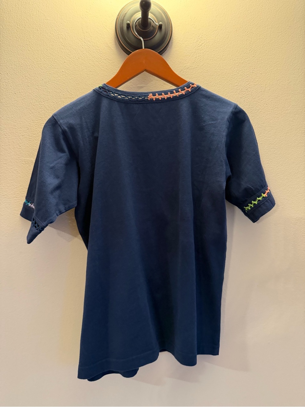 Johnny Was Navy Blue Rainbow Whipstitch Embroidery Short Sleeve Tee XS - Picture 4 of 4